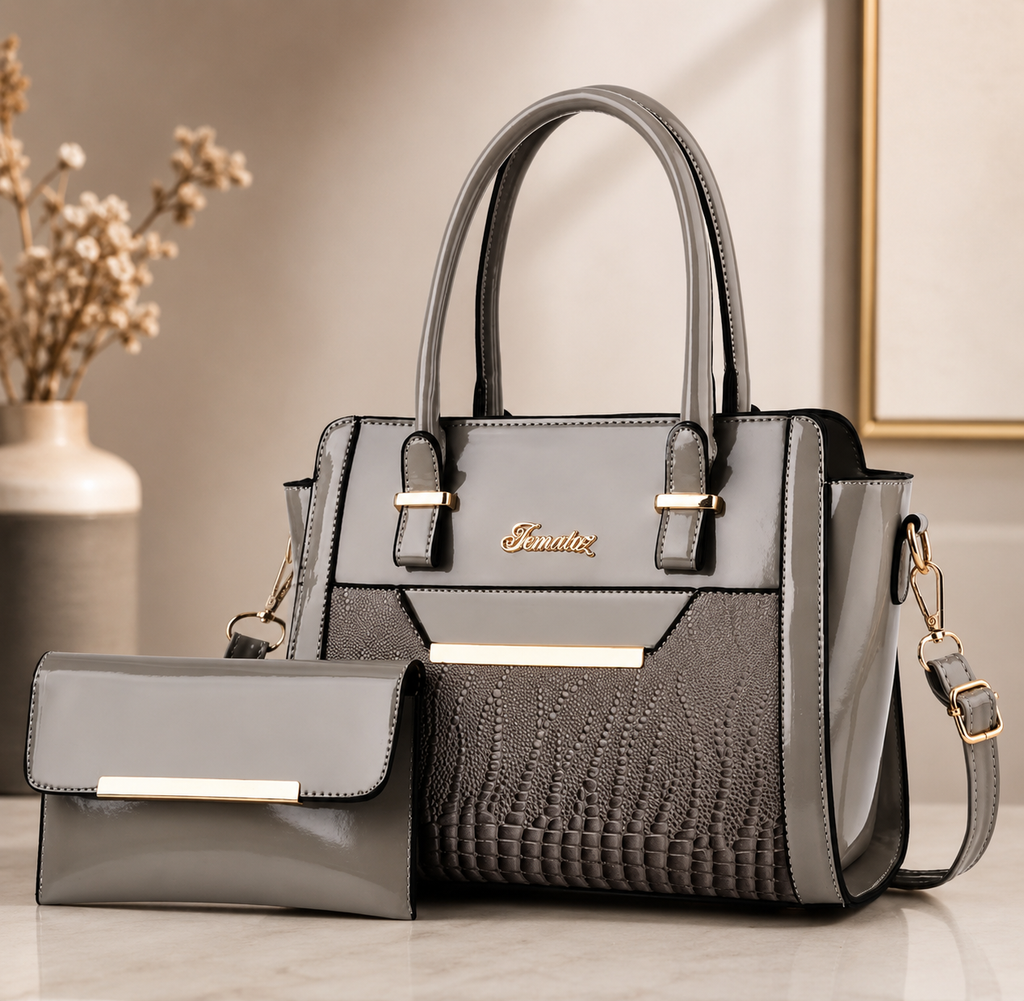 Cet ensemble sac à main et pochette assortie, en gris, apporte une touche de sophistication à toutes vos tenues.