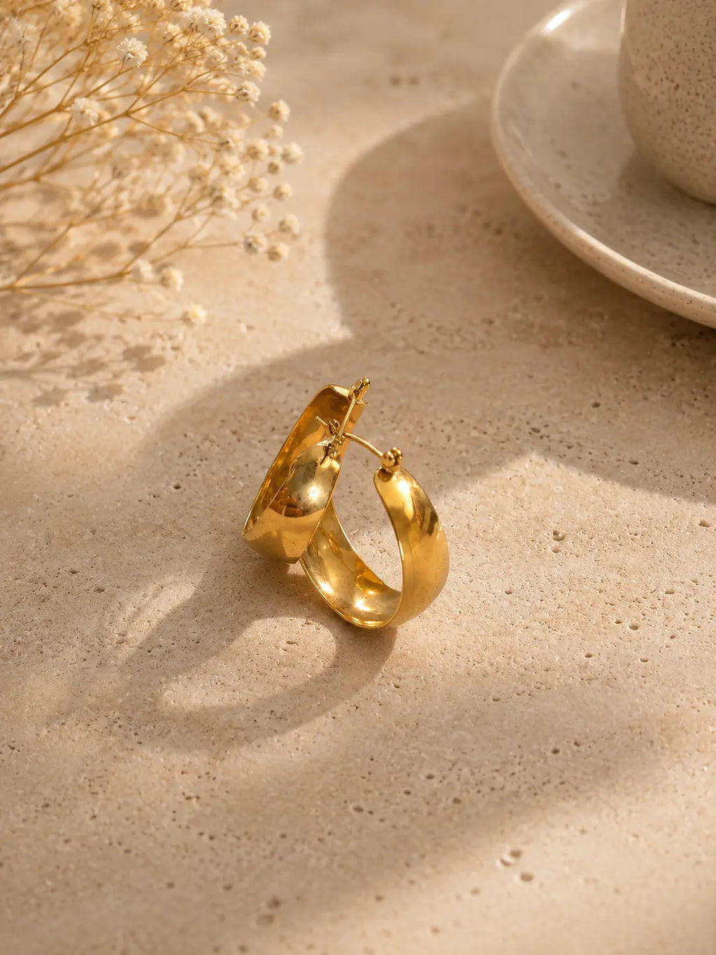 Boucles d’oreilles créoles dorées élégantes BEAUTE ISMAILIA