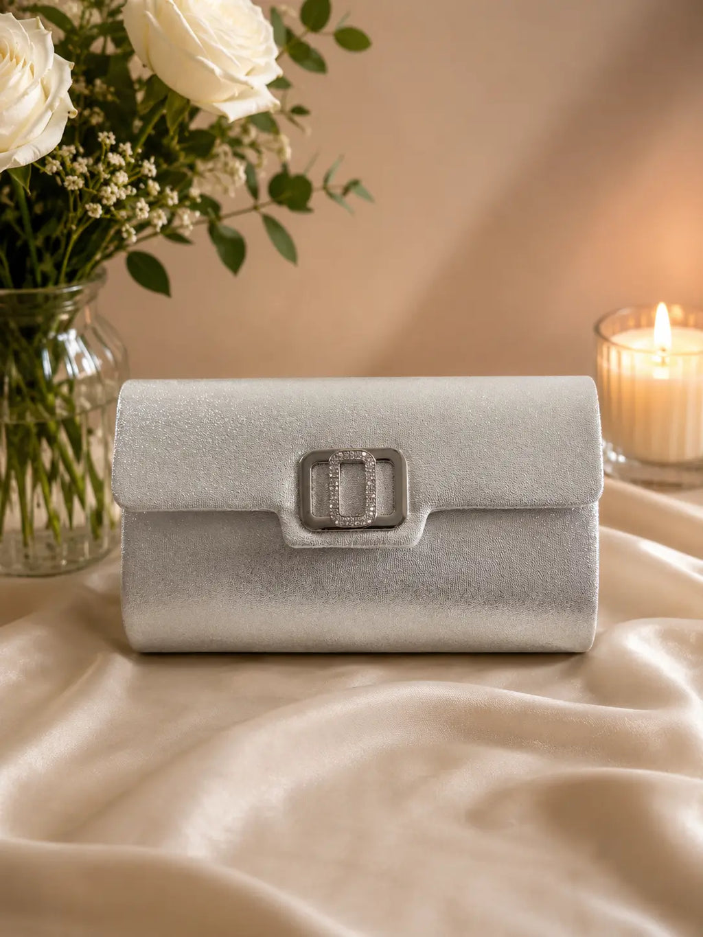 Pochette de soirée gris avec nœud strass