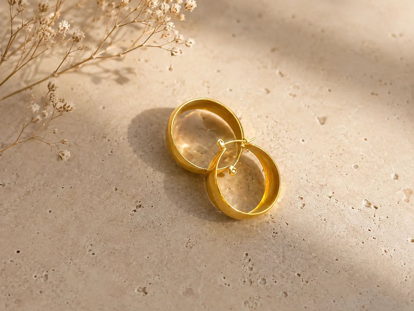 Boucles d’oreilles créoles dorées élégantes BEAUTE ISMAILIA