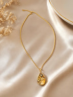 Collier Élégance Dorée BEAUTE ISMAILIA